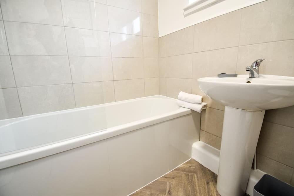 Woodcock House 3 Bedrooms Workstays Uk Lackenby エクステリア 写真